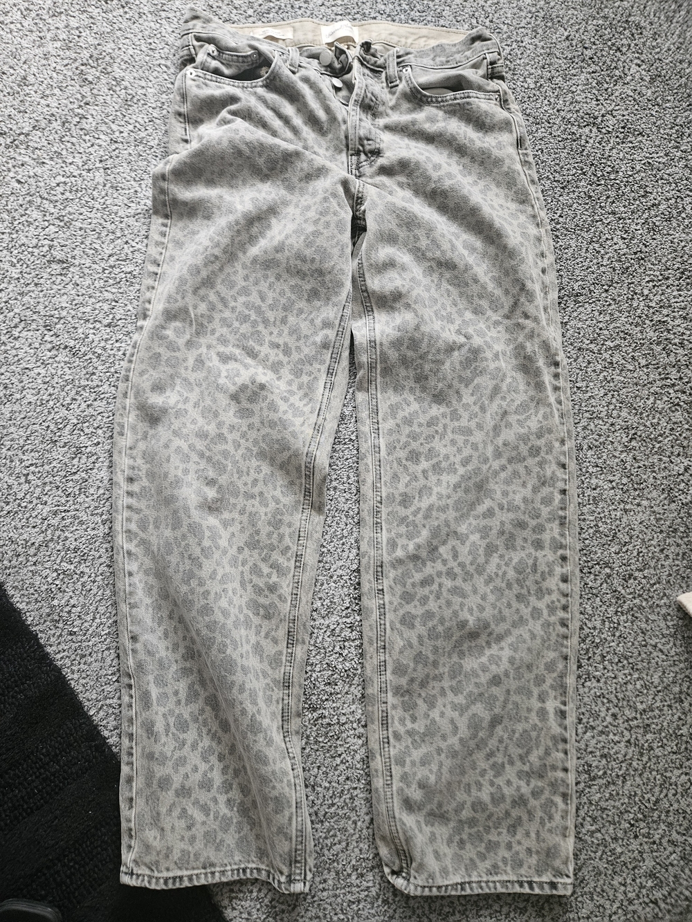 Universal Thread Gray Leopard Jeans